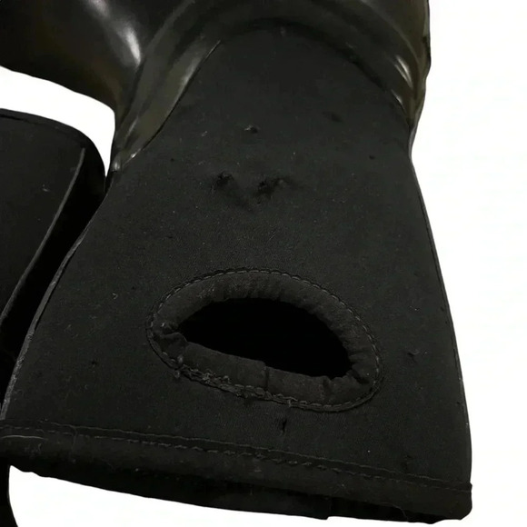 UGG youth K KEX black pill on waterproof rain boot youth size 2 gender neutral - Picture 13 of 13